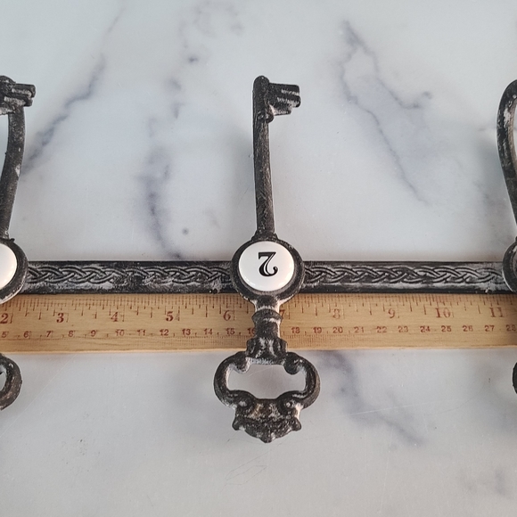 Ornate 3 Hook Wall Mount - Picture 7 of 10